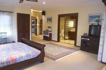 Kingfishers Manor @ Noosa - Accommodation QLD 45