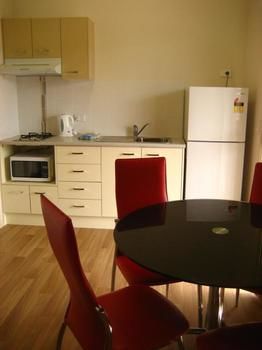 Australian Motor Homes Tourist Park - Accommodation QLD 2