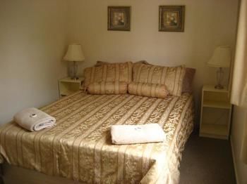 Australian Motor Homes Tourist Park - Accommodation QLD 12