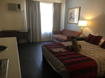 Australian Motor Homes Tourist Park - Accommodation QLD 17