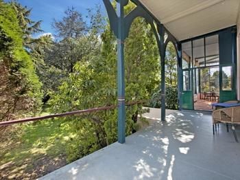 The Victoria & Albert Guesthouse - Accommodation QLD 1