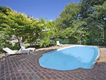 The Victoria & Albert Guesthouse - Accommodation QLD 7