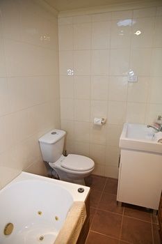 Holly Lane Mews - Accommodation QLD 0