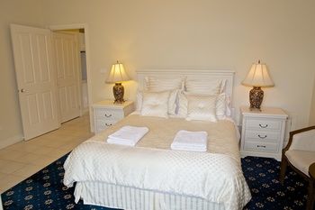 Holly Lane Mews - Accommodation QLD 7