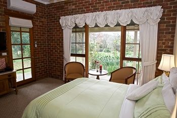 Holly Lane Mews - Accommodation QLD 12