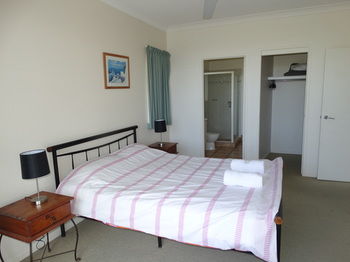 Costa Bella Apartments - Accommodation QLD 21