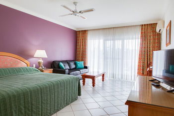 Forresters Beach Resort - Accommodation QLD 6
