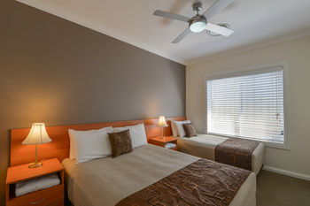Cadman Motor Inn & Apartments - Accommodation QLD 14