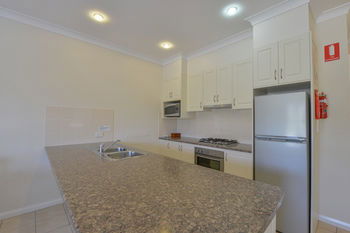 Cadman Motor Inn & Apartments - Accommodation QLD 18