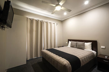 Akuna Motor Inn And Apartments - Accommodation QLD 9