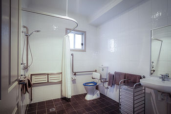 Akuna Motor Inn And Apartments - Accommodation QLD 15