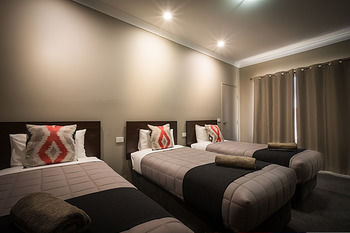 Akuna Motor Inn And Apartments - Accommodation QLD 22