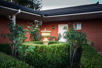 Akuna Motor Inn And Apartments - Accommodation QLD 26