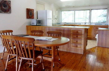 Treetops Accommodation Montville - Accommodation QLD 32