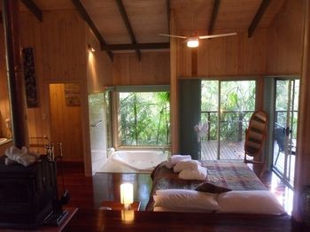 Treetops Accommodation Montville - Accommodation QLD 69