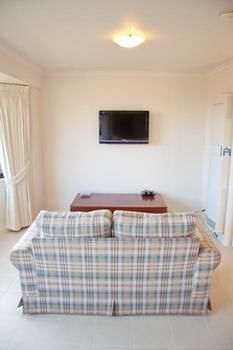 Yarra Glen Racecourse Apartments - Accommodation QLD 3