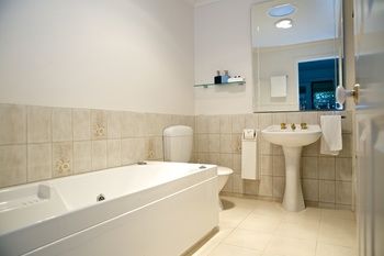 Yarra Glen Racecourse Apartments - Accommodation QLD 16