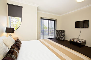 Astina Serviced Apartments - Central - Accommodation QLD 3