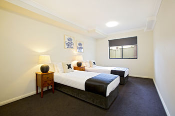 Astina Serviced Apartments - Central - Accommodation QLD 4