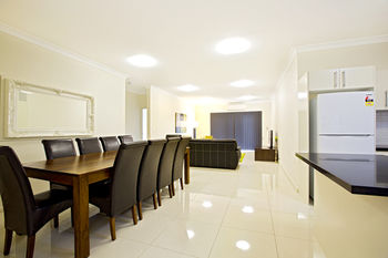 Astina Serviced Apartments - Central - Accommodation QLD 7