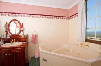Bimbadeen Mountain Retreat - Accommodation QLD 2