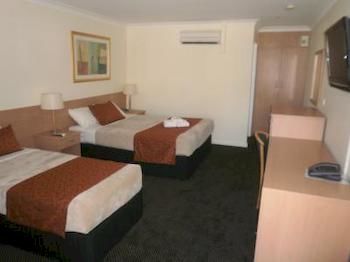 Voyager Motel - Accommodation QLD 1