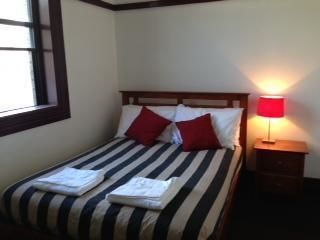 The Cooks Hill Hotel - Accommodation QLD 0