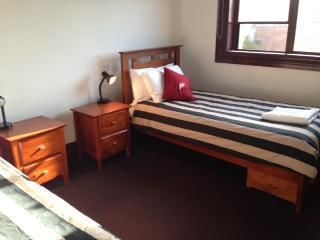 The Cooks Hill Hotel - Accommodation QLD 1