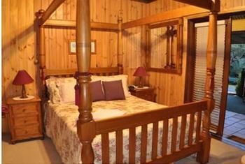 Peppertree Cottage - Accommodation QLD 2