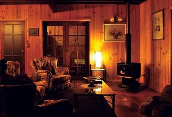Peppertree Cottage - Accommodation QLD 20