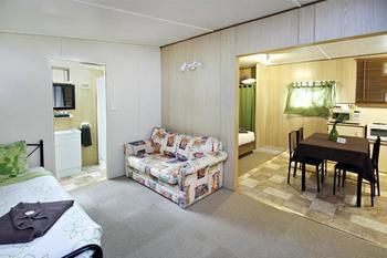 Mapleton Cabins & Caravan Park - Accommodation QLD 3
