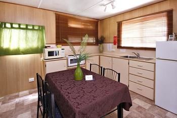 Mapleton Cabins & Caravan Park - Accommodation QLD 4