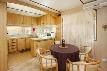 Mapleton Cabins & Caravan Park - Accommodation QLD 6