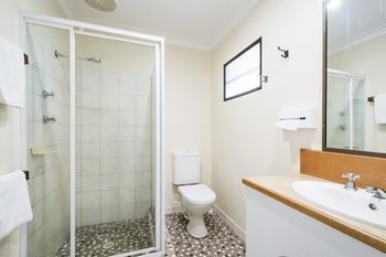 The Abbey Motor Inn - Accommodation QLD 4