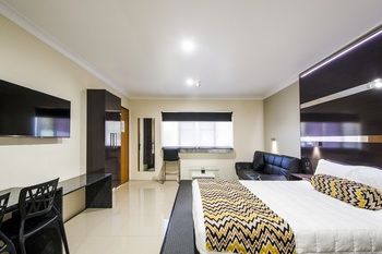 The Abbey Motor Inn - Accommodation QLD 13