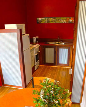 Valley Farm Vineyard Cottages - Accommodation QLD 7