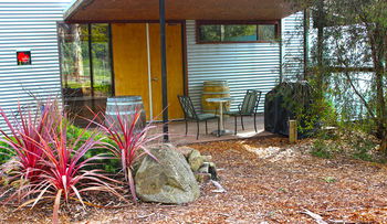 Valley Farm Vineyard Cottages - Accommodation QLD 13