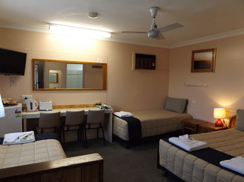 Civic Motel - Accommodation QLD 27