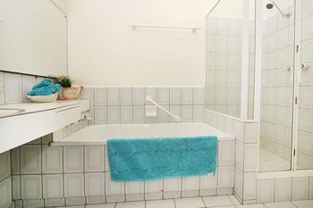 Wattle Holiday Rental - Accommodation QLD 0