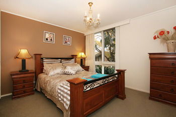 Wattle Holiday Rental - Accommodation QLD 1