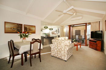Wattle Holiday Rental - Accommodation QLD 4