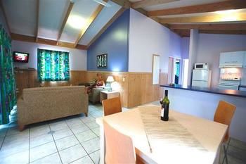 Budgewoi Holiday Park - Accommodation QLD 6