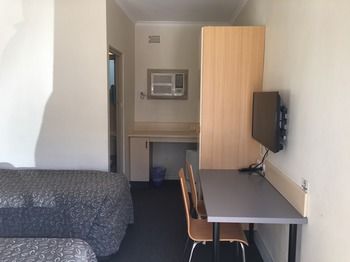 Westside Motor Inn - Accommodation QLD 7