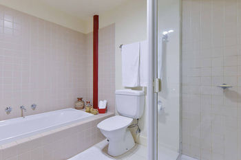 Anchor On Little Collins - Accommodation QLD 3