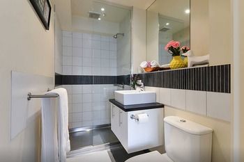 Anchor On Collins - Accommodation QLD 4