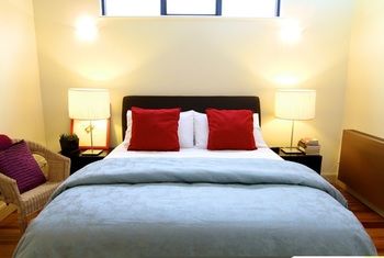 Apartment2c - Old Hat Factory - Accommodation QLD 3