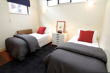 Apartment2c - Old Hat Factory - Accommodation QLD 4