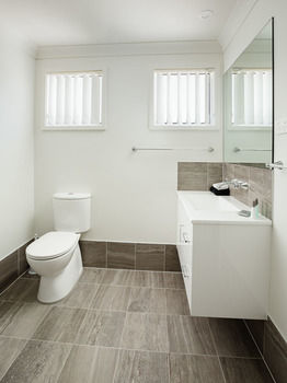 Wallsend Executive Apartments - Accommodation QLD 3