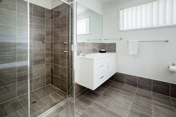 Wallsend Executive Apartments - Accommodation QLD 6