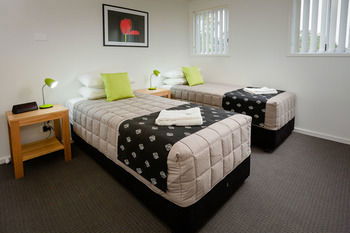Wallsend Executive Apartments - Accommodation QLD 10